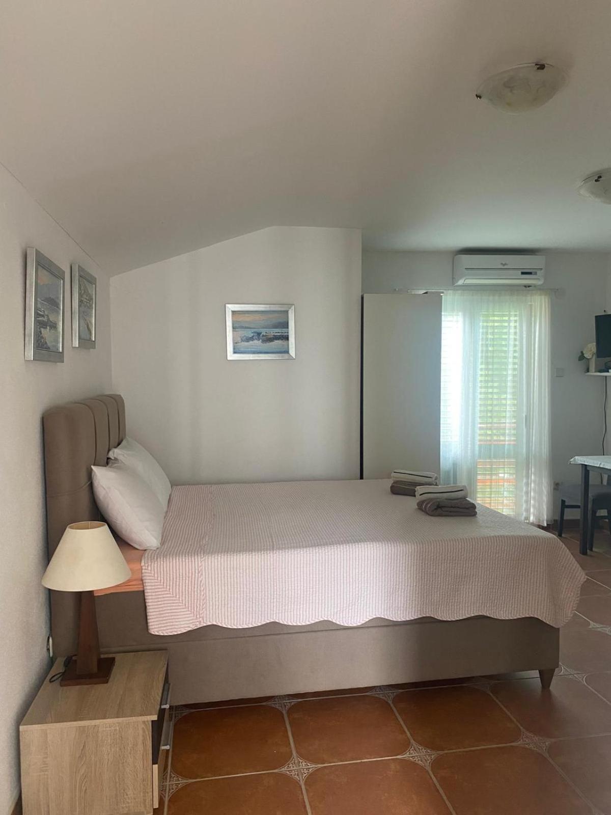 Studio Apartmani Kremic كارلوباغ المظهر الخارجي الصورة